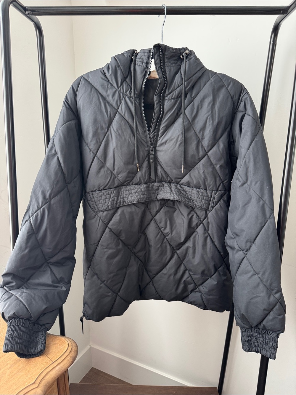 H&M Black Quilted Thermolite Pullover Puffer with Hood